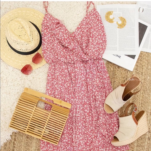 Pink Lily Dresses & Skirts - 🌟NWT🌟 PINK LILY BOUTIQUE Floral Dress